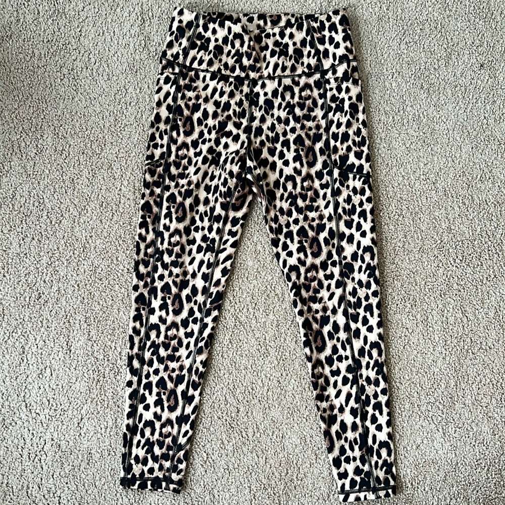 Victoria’s Secret Total Knockout Leggings - leopard print